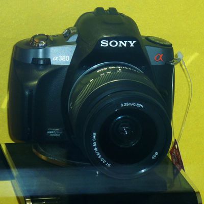 Sony Alpha 380.jpg