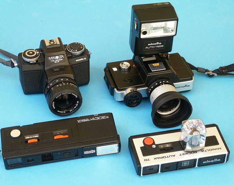 Datei:Kameras für Pocket-Film.jpg